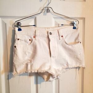 LEVI'S 501 white cutoff jean shorts Button fly Classic style W28